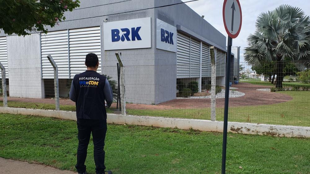 Moradores de Dianópolis denunciam BRK por água poluída