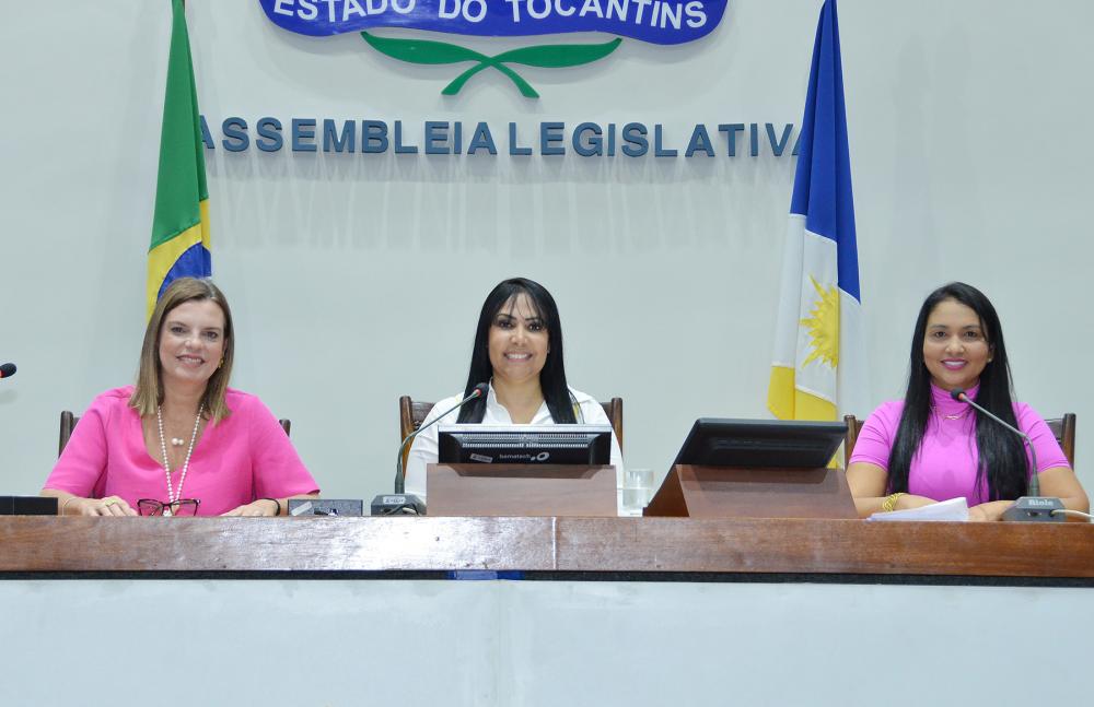 Deputados apresentam projetos em favor das mulheres 