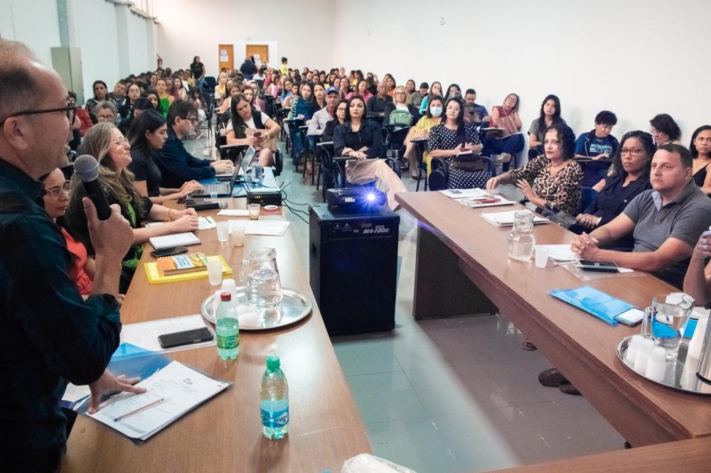 Mudanças no Bolsa Família: Governo reúne representantes dos municípios para debater assunto 