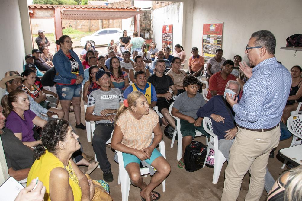 Ambulantes da Avenida Tocantins discutem regularização com a prefeitura
