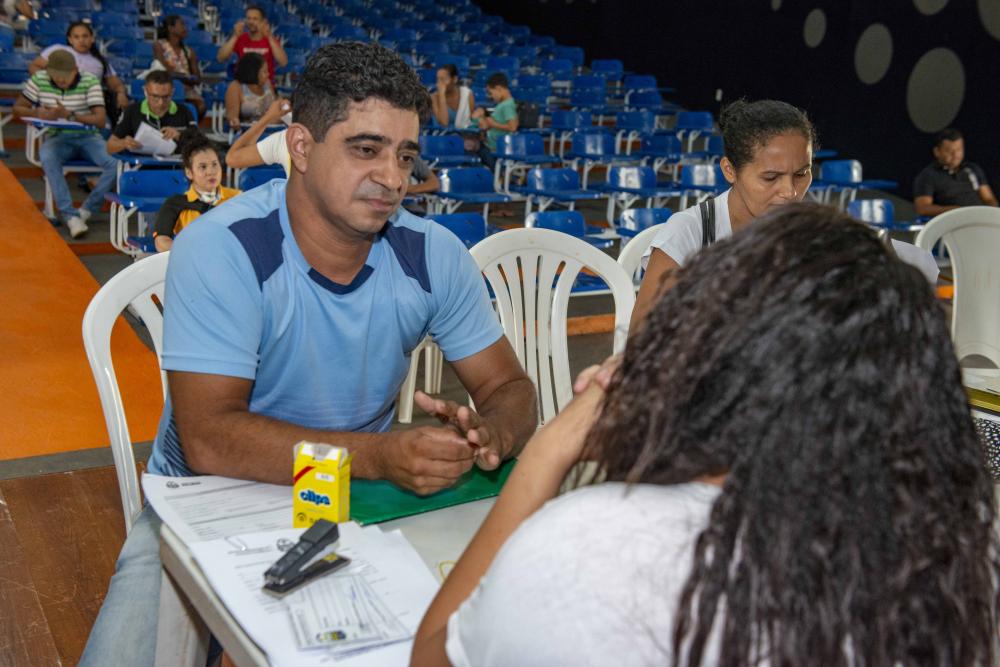 Moradores do setor Irmã Dulce começam entrega de documentação para regularização dos imóveis 