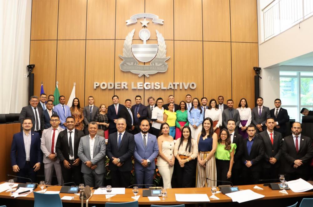 Vereadora Elaine Rocha parabeniza jovens advogados em sessão solene 