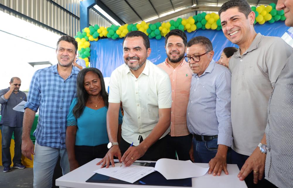 Em Juarina, governador Wanderlei Barbosa inaugura pavimentação asfáltica e destacamento da Polícia Militar e prestigia Festa do Milho