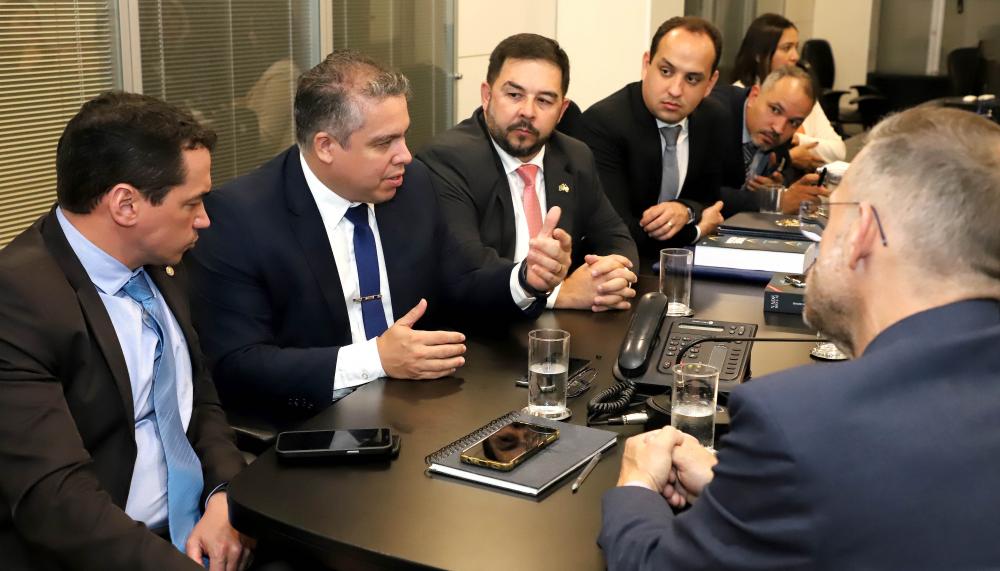 Wanderlei busca ampliação de programa habitacional para o Tocantins