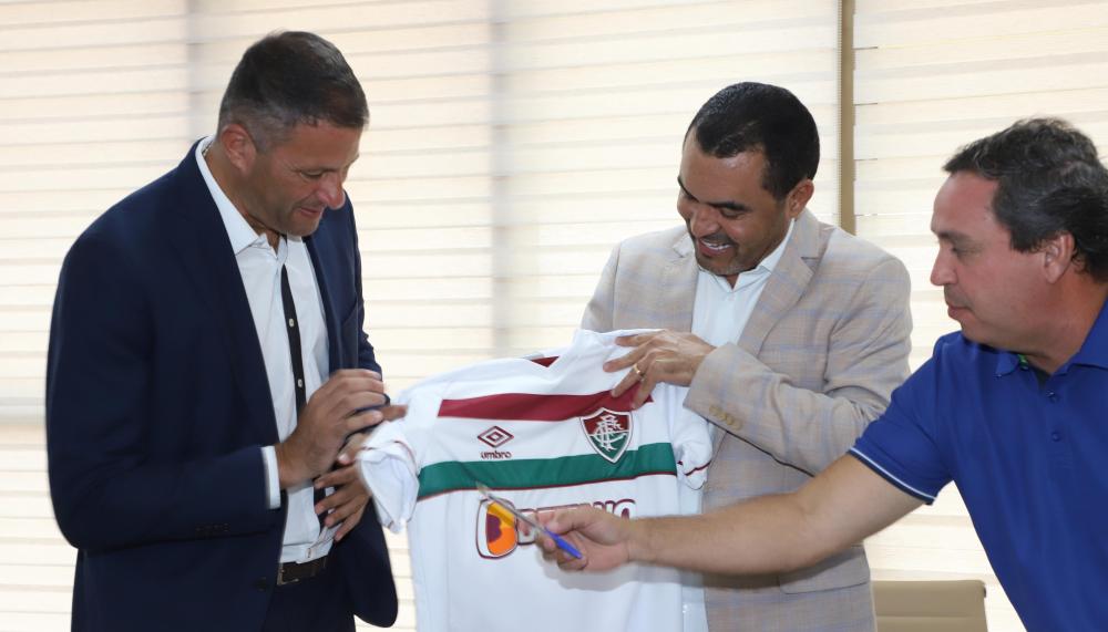 Ex-jogador Washington Coração Valente é recebido pelo governador Wanderlei Barbosa