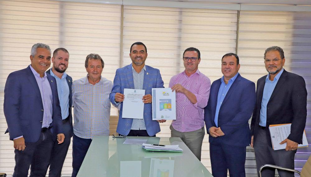 Governo do Tocantins recebe doação de terreno para iniciar construção de Delegacia em Pedro Afonso