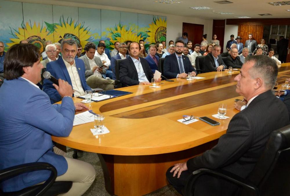 Deputados apoiam Frente Parlamentar da Agroindústria