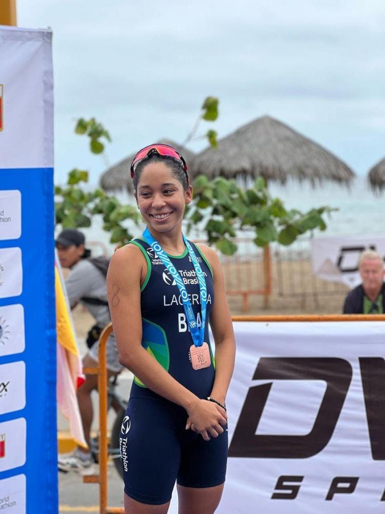 Triatleta do Tocantins conquista pódio no Campeonato Sul-Americano em Lima, no Peru
