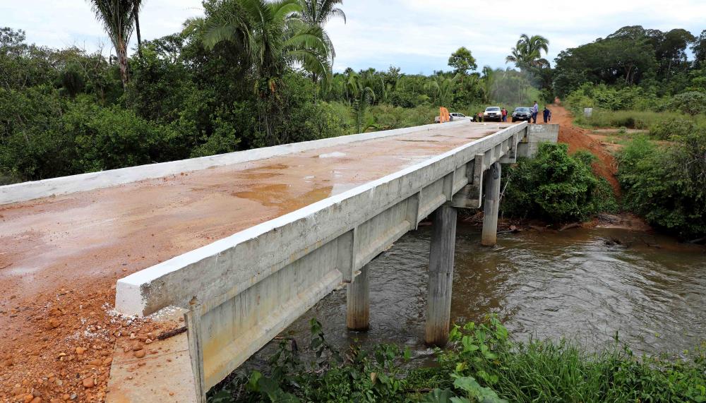 Governador Wanderlei Barbosa inaugura R$ 3 milhões em obras em Rio dos Bois, que completa 32 anos de emancipação