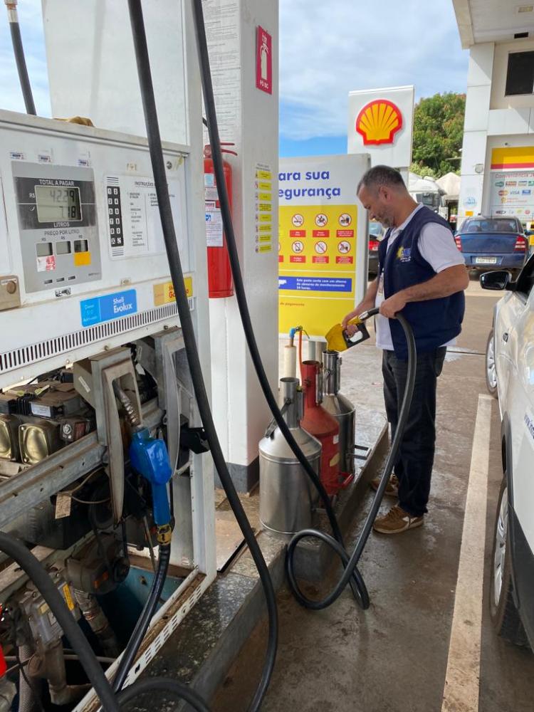 Bombas de combustível passam por verificação