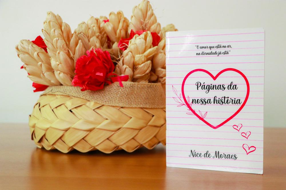 Rodada Literária com lançamento de livro de poesia