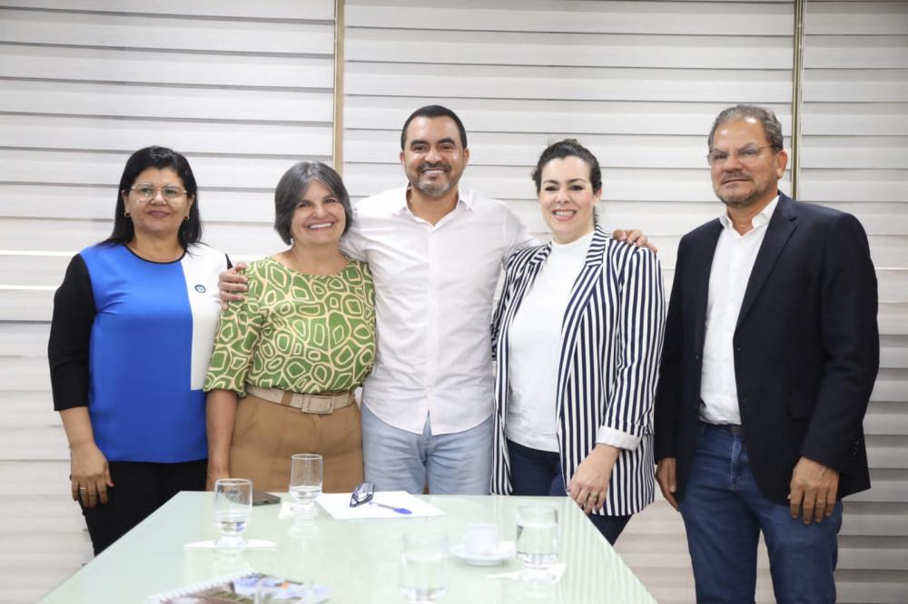 Wanderlei e Cinthia buscam alternativas para atendimento na saúde na capital