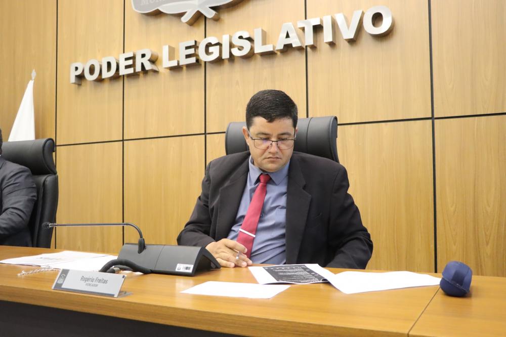 Rogério Freitas solicita ação de limpeza da Quadra 1304 Sul