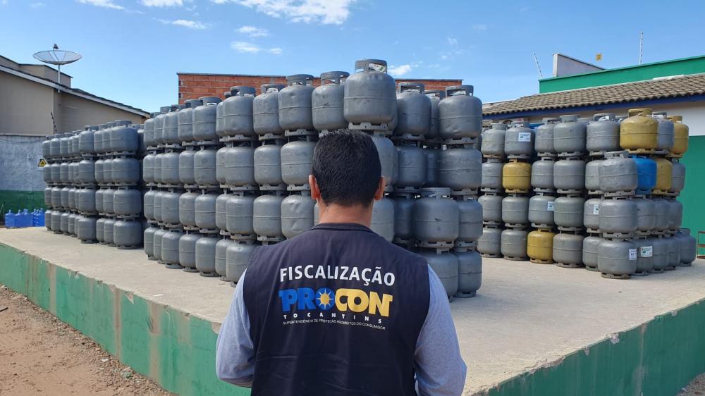 Procon Tocantins notifica mais de 30 revendedores de gás de cozinha