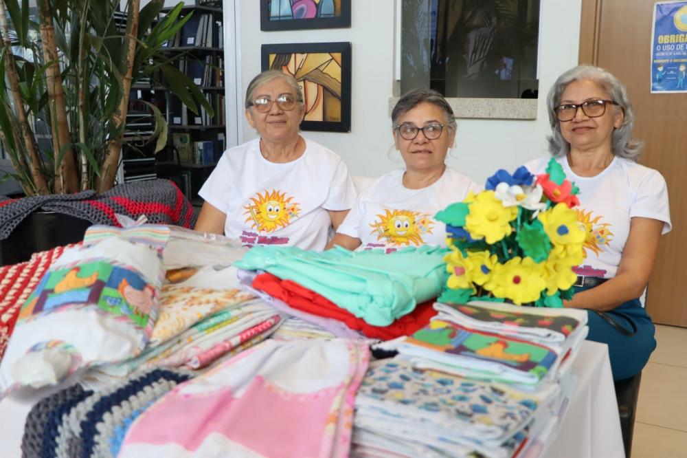 Câmara de Palmas faz exposição com trabalhos manuais de idosos do Projeto Viver Melhor