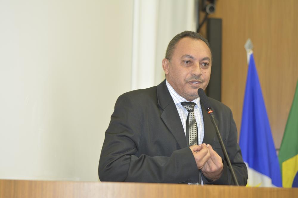 Marilon Barbosa solicita serviços para os bairros Aureny IV e Santa Fé na região sul de Palmas 