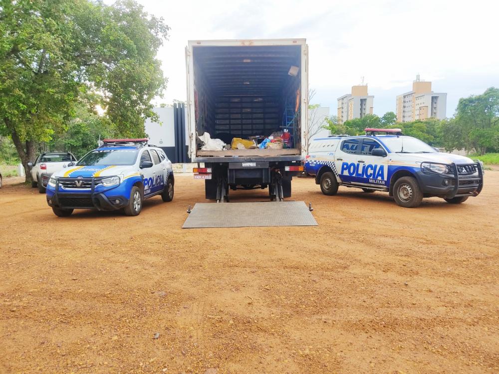 Polícia Militar prende duas pessoas por furto de carga que foi saqueada próximo ao Distrito de Luzimangues