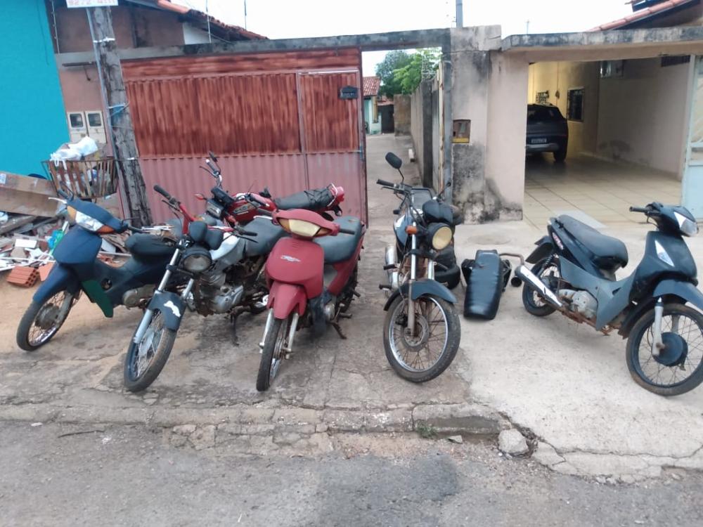 PM prende quatro homens e apreende um menor por receptação em Porto Nacional