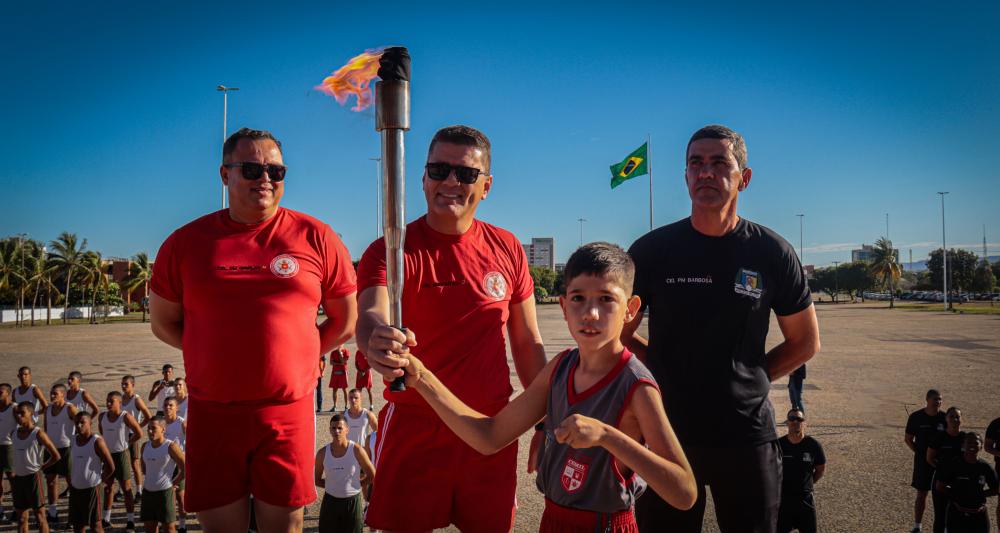 Cerimônia da Tocha abre comemorações da Semana do Bombeiro Militar com tradicional corrida pelas ruas da Capital