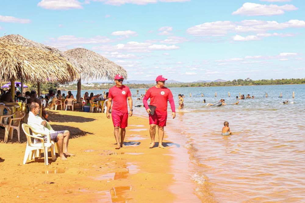 Corpo de Bombeiros Militar leva segurança aos banhistas com Operação Praia 2023