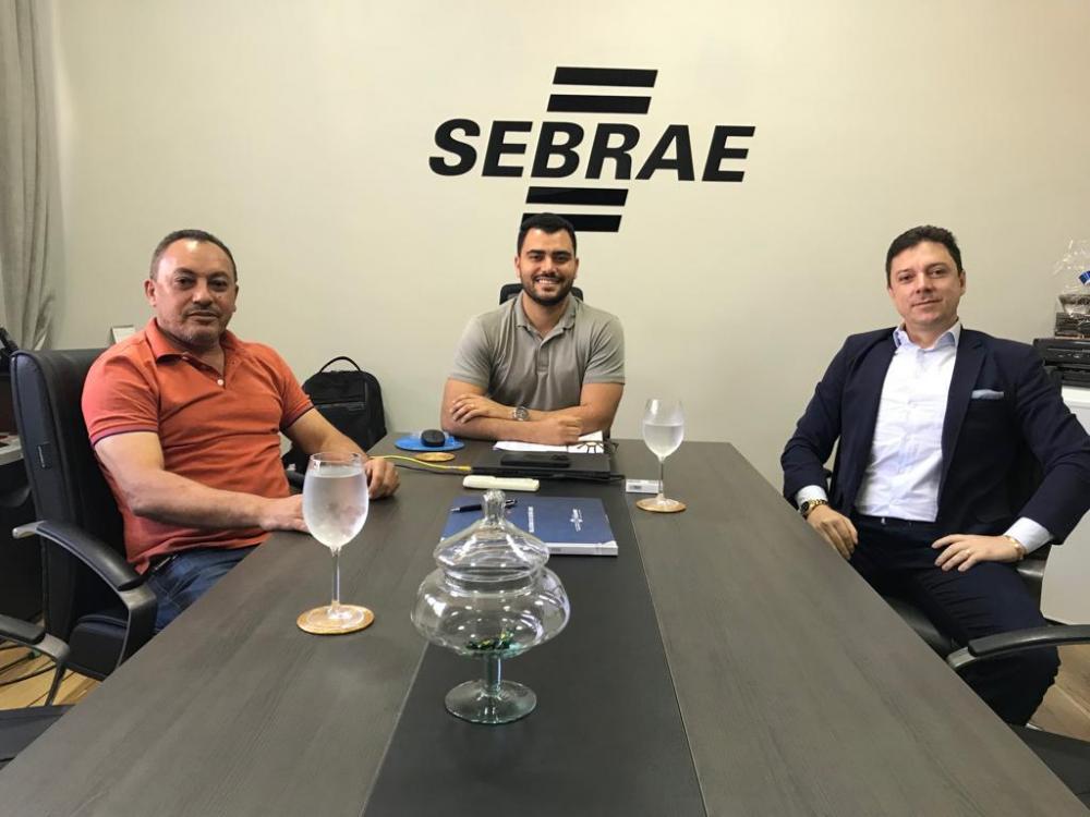 Marilon Barbosa reúne com superintendente do Sebrae e discute parcerias na implantação de projetos ambientais