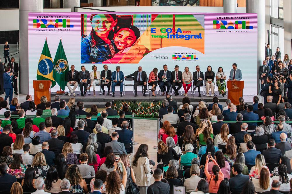 Governo do Tocantins vai aderir ao Programa Escola de Tempo Integral e tem como meta chegar a 50% das escolas ofertando o regime