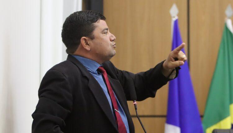 Vereador Rogério Freitas diz que tem convicção que Polícia Federal irá bater na porta de Cinthia Ribeiro