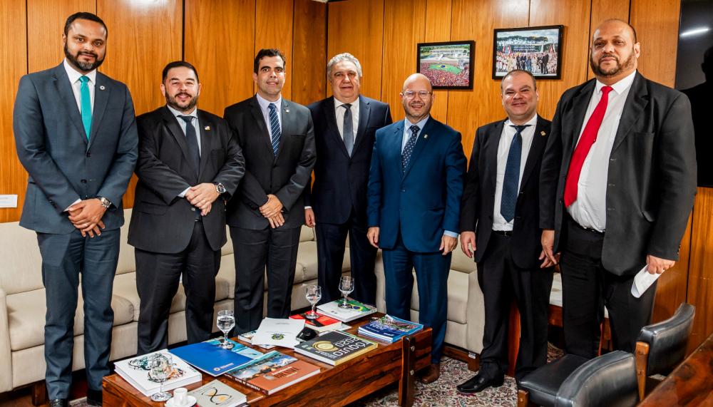 Vice-governador Laurez Moreira solicita, ao governo federal, agilidade na liberação de recursos para construção de unidades habitacionais