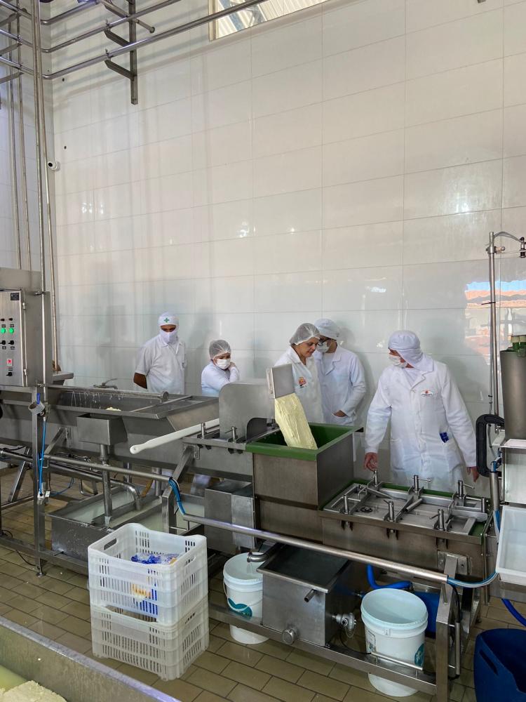 Adapec concede certificação de equivalência federal a laticínio em Araguatins 