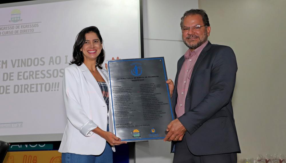 Secretário-chefe da Casa Civil, Deocleciano Filho, é homenageado pelo curso de Direito da UFT