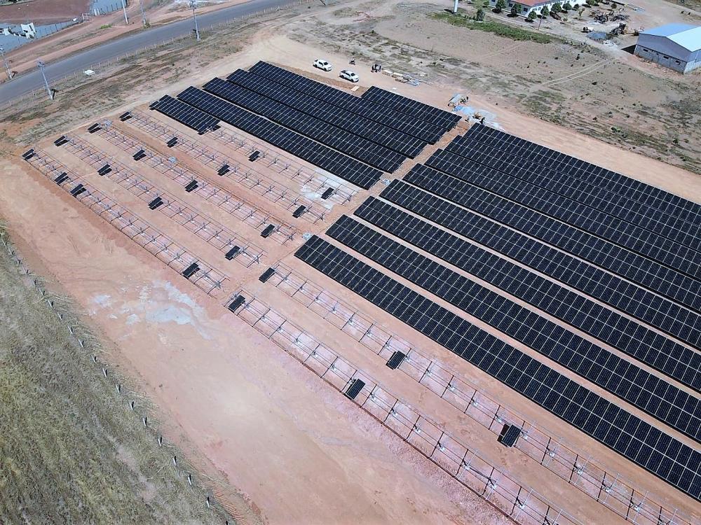 Governo do Tocantins conclui mais de 70% da obra de implantação da usina de energia fotovoltaica no Distrito de Irrigação Manuel Alves