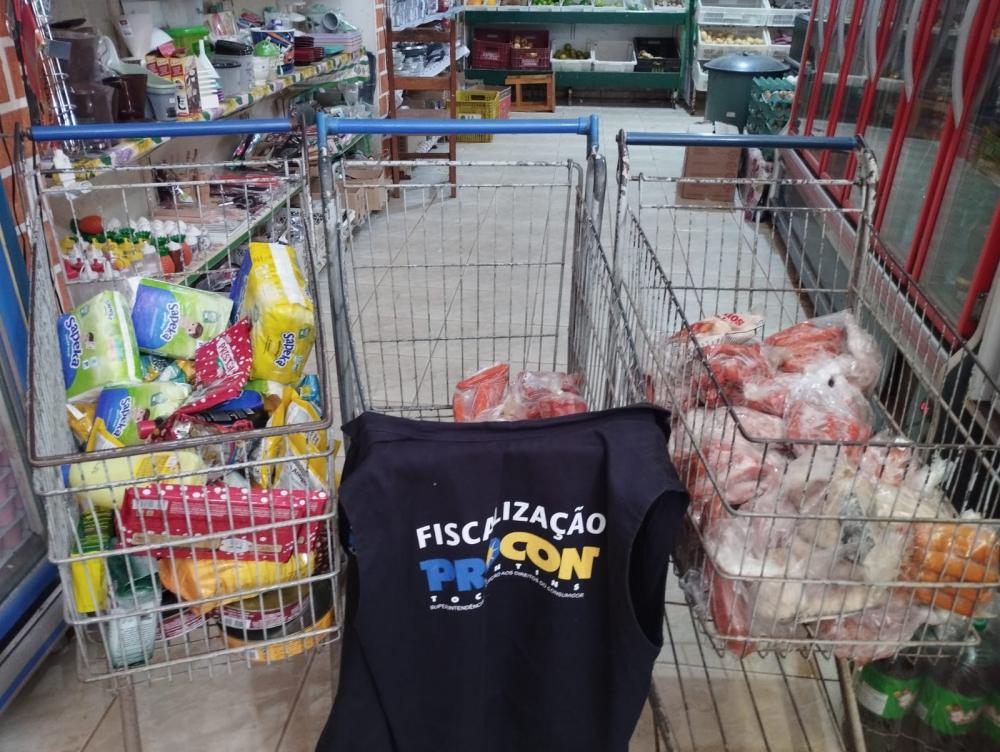 Procon Tocantins apreende produtos vencidos em Ponte Alta do Bom Jesus