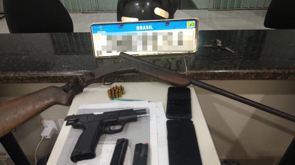 Polícia Civil recupera veículo roubado e apreende duas armas de fogo durante diligências investigativas na Capital