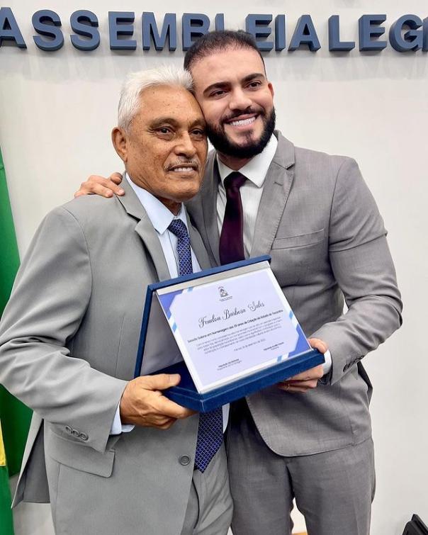 Em Sessão Solene na Aleto em comemoração aos 35 anos do Tocantins, deputado Léo Barbosa homenageia avô Fenelon Barbosa 