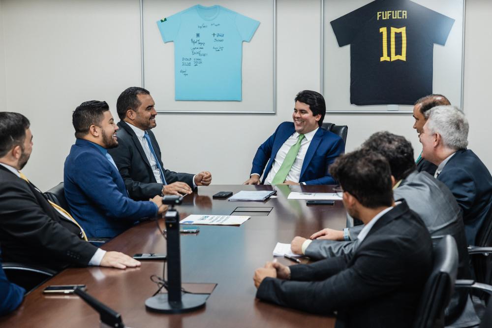 Governo do Tocantins alinha com o ministro do Esporte a expansão de praças esportivas no Estado