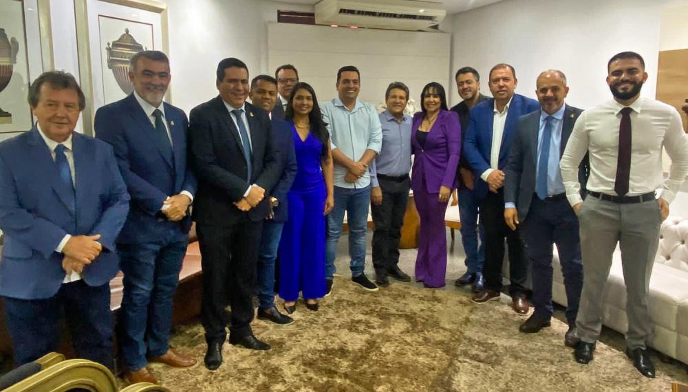 Secretário da Governadoria, Osires Damaso, reúne-se com deputados na busca de estreitar relacionamento entre poderes