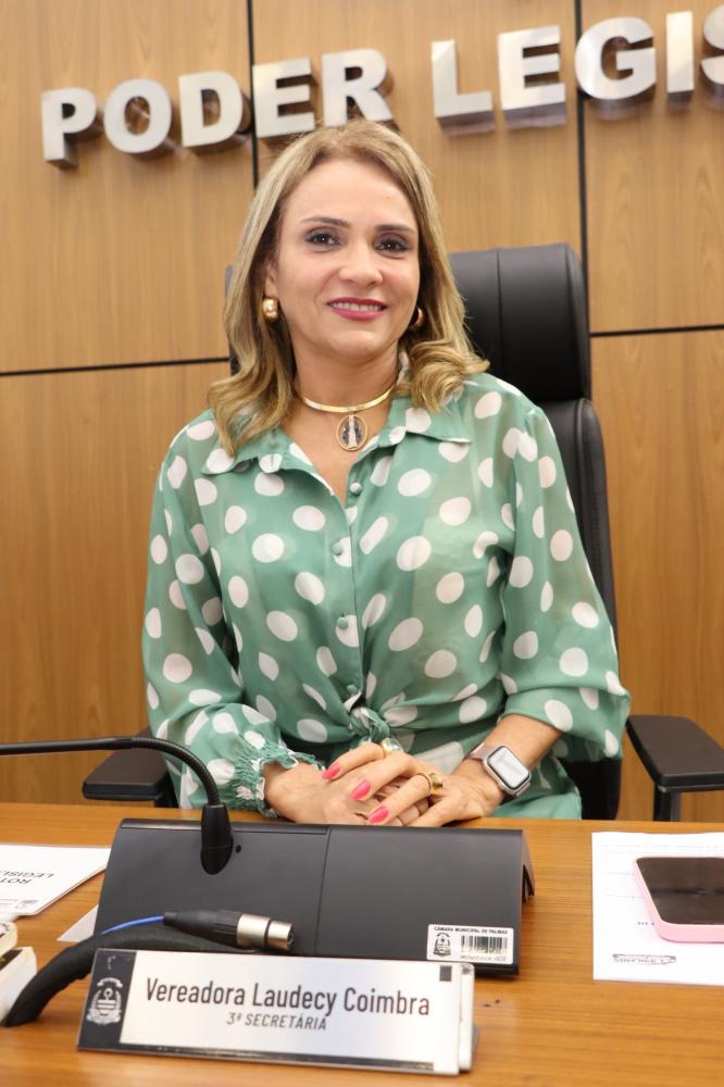 Vereadora Laudecy Coimbra propõe solução para crise de iluminação em Palmas