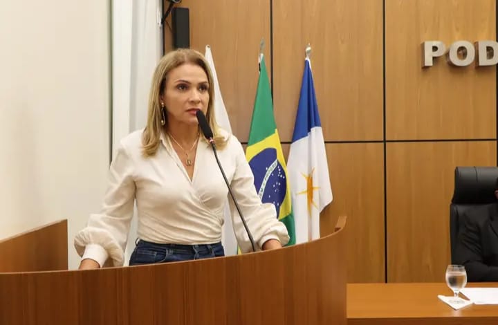 Laudecy Coimbra solicita construção de bolsões de estacionamento para a quadra 812 sul