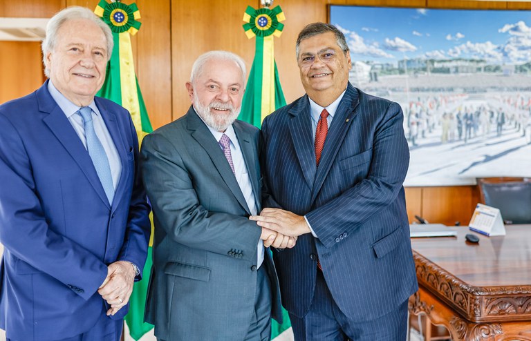 Lula anuncia Lewandowski para assumir Ministério da Justiça