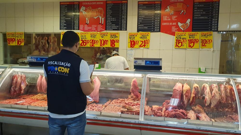 Procon Tocantins encontra variação de até 99% nos preços das carnes em Palmas