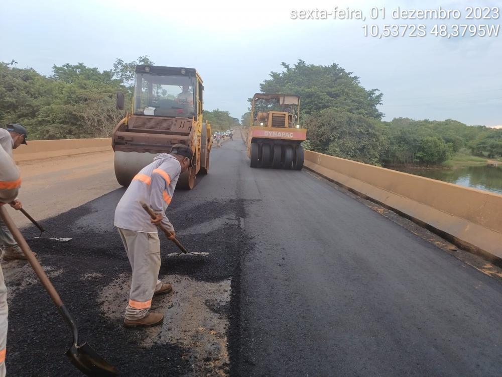 Governo do Tocantins acelera recuperação e conservação de asfalto entre Palmas e Porto Nacional para finalizar processo de federalização