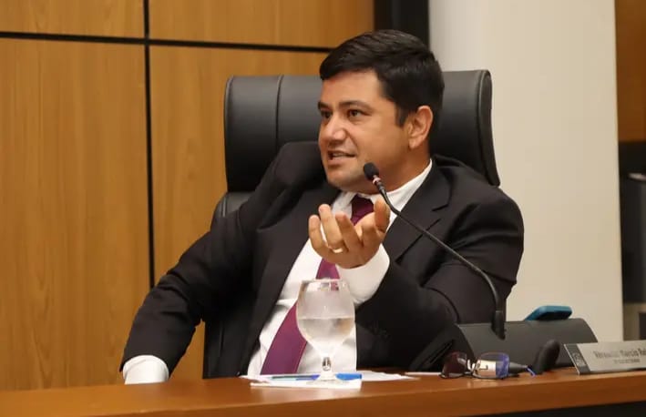 Rogério Freitas solicita construção de praça com pista para caminhada, quadra poliesportiva, academia ao ar livre, espaço para vôlei e parque infantil no Setor Jardim Laila