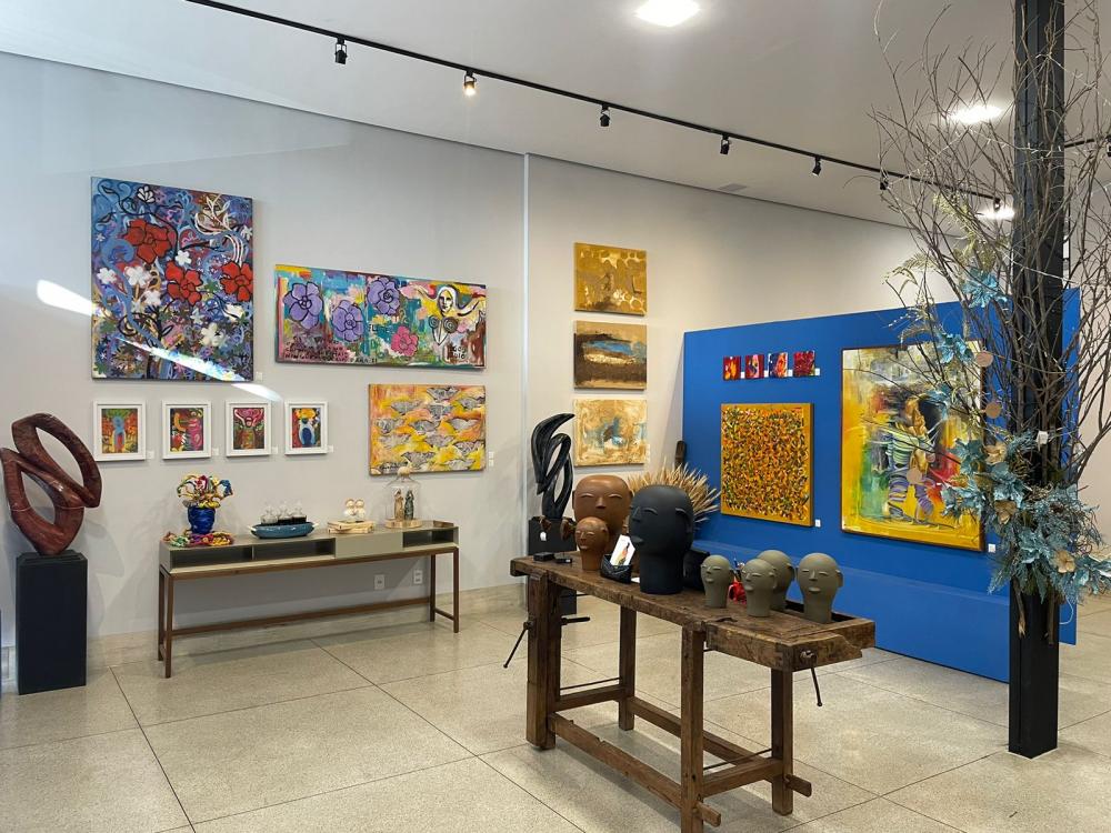 Exposição 'Festividade em Cores' segue aberta para visitação na Galeria Aman em Palmas