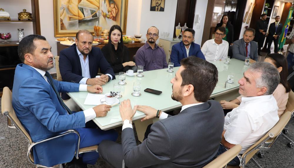 Governador Wanderlei Barbosa se compromete a conseguir novos voos e apoiar feira de negócios em Araguaína