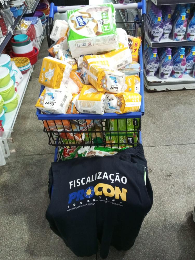 Procon Tocantins apreende 487 produtos vencidos em Colméia durante a operação de “Olho no Prazo de Validade”