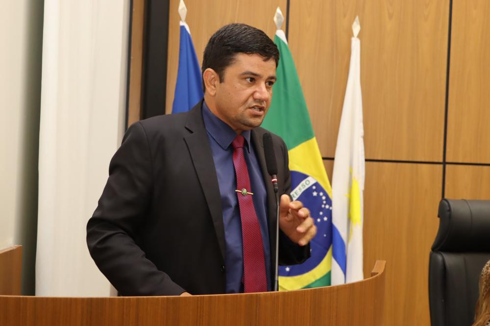 Ponto de ônibus com abrigo é solicitado por Rogério Freitas 