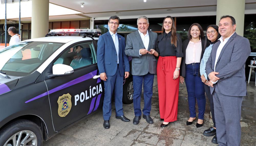 Governo do Tocantins entrega viatura à Polícia Civil para fortalecimento das ações de combate à violência contra a mulher