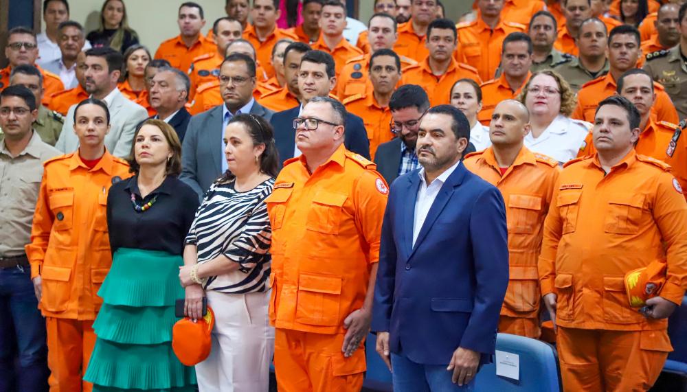 Governador Wanderlei Barbosa prestigia a formatura de 46 sargentos do Curso de Aperfeiçoamento do Corpo de Bombeiros Militar