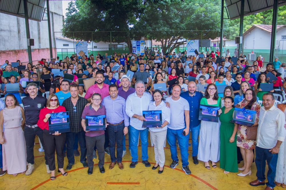 Governo do Tocantins finaliza entrega de notebooks do PROFE Digital nas Regionais de Educação de Araguatins e Tocantinópolis