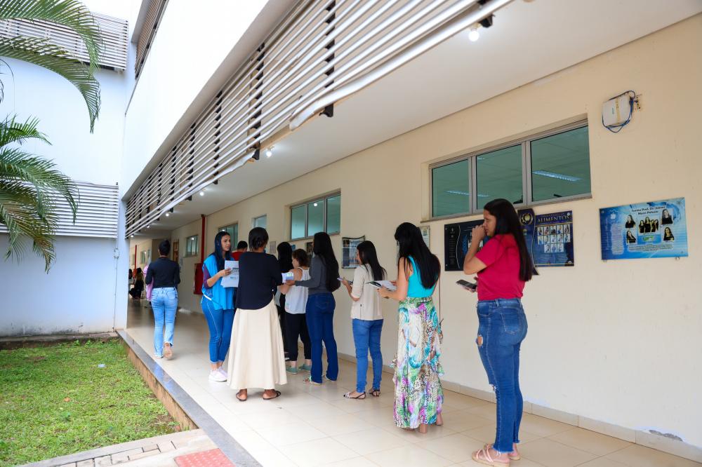 Mais de 17 mil candidatos fazem provas para Quadro Geral